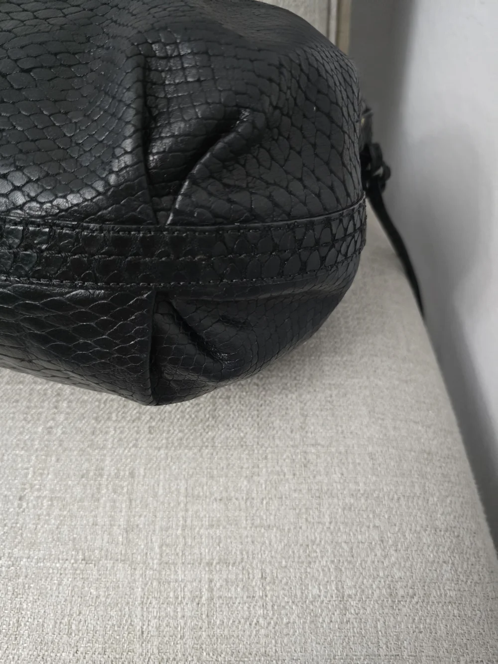 RARE Henri Bendel Python Embossed Leather Drawstring Hobo Bag - EUC